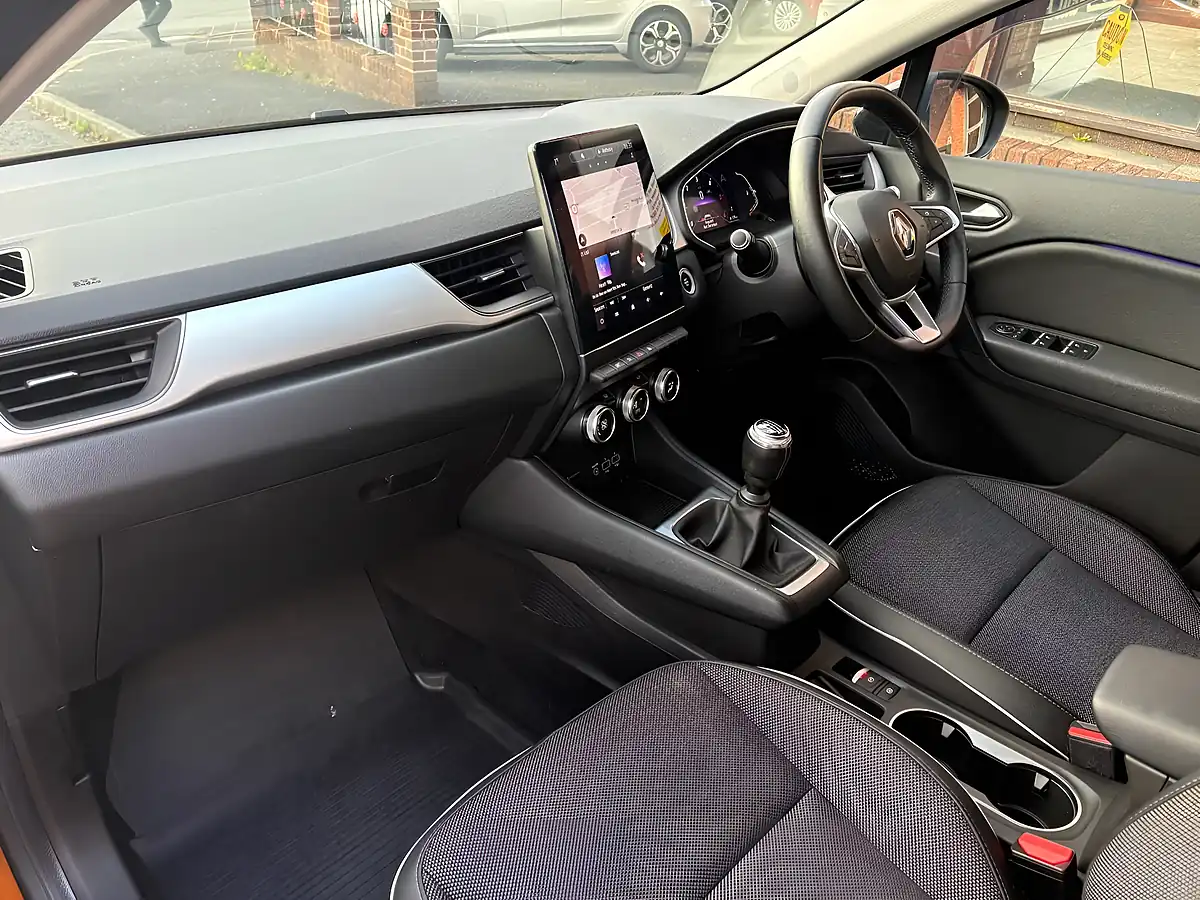 Used 2020 Renault Captur S Edition Orange - Interior and Exterior details 13