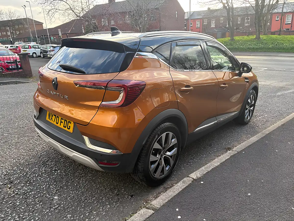 Used 2020 Renault Captur S Edition Orange - Interior and Exterior details 3