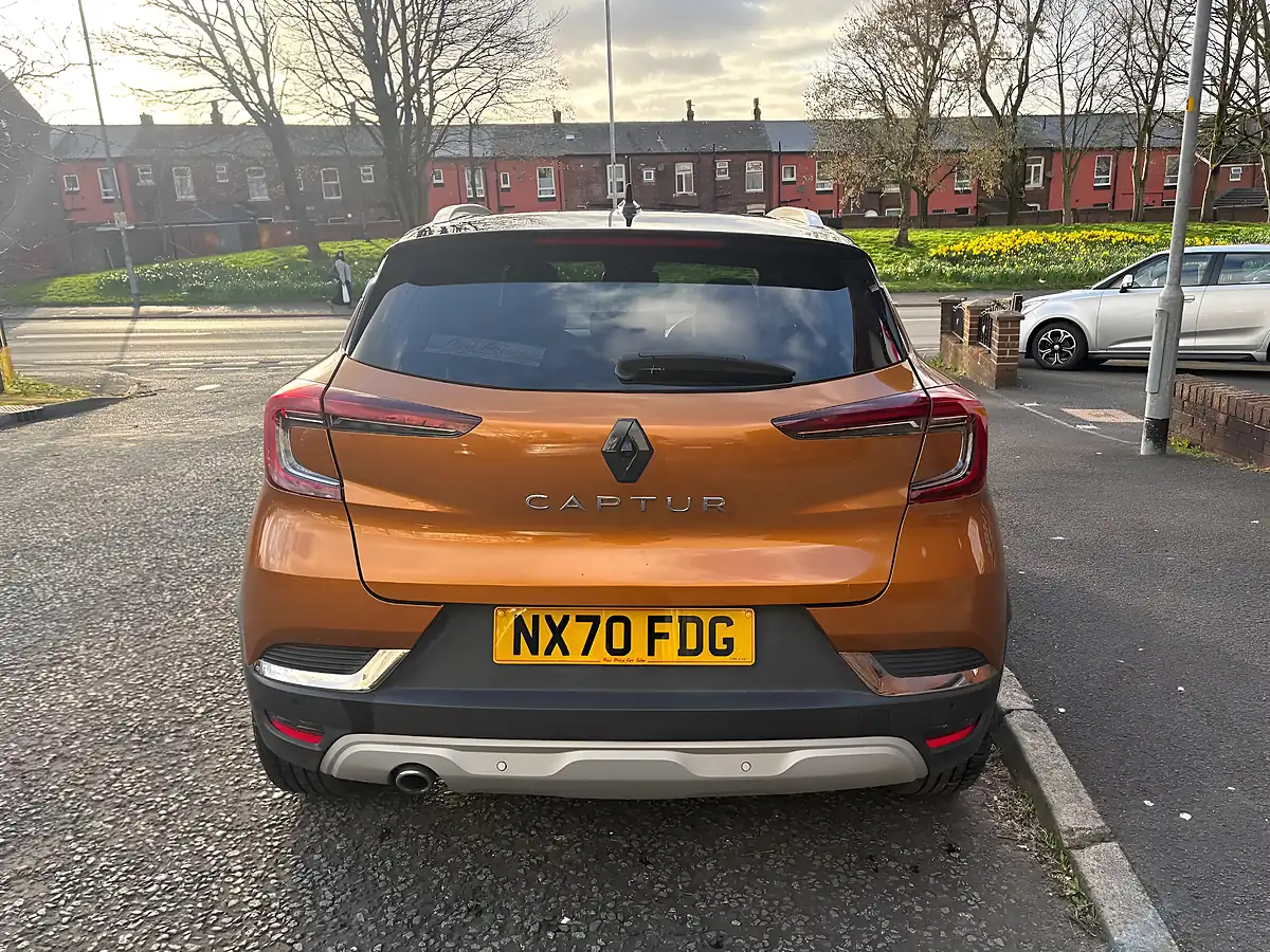 Used 2020 Renault Captur S Edition Orange - Interior and Exterior details 4