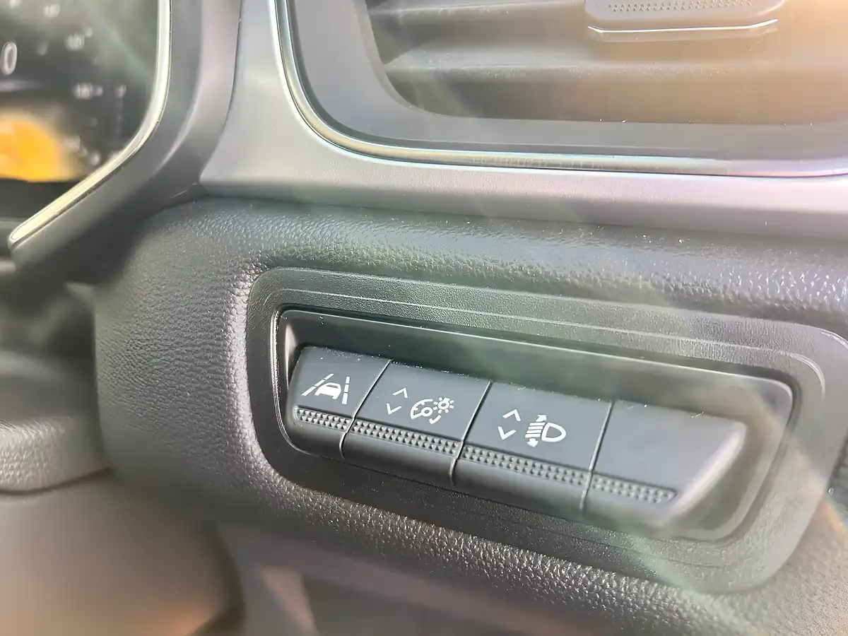 Used 2020 Renault Captur S Edition Red - Interior and Exterior details 13