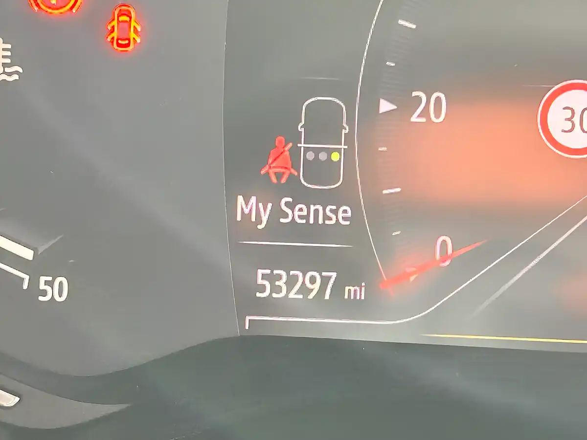 Used 2020 Renault Captur S Edition Red - Interior and Exterior details 14
