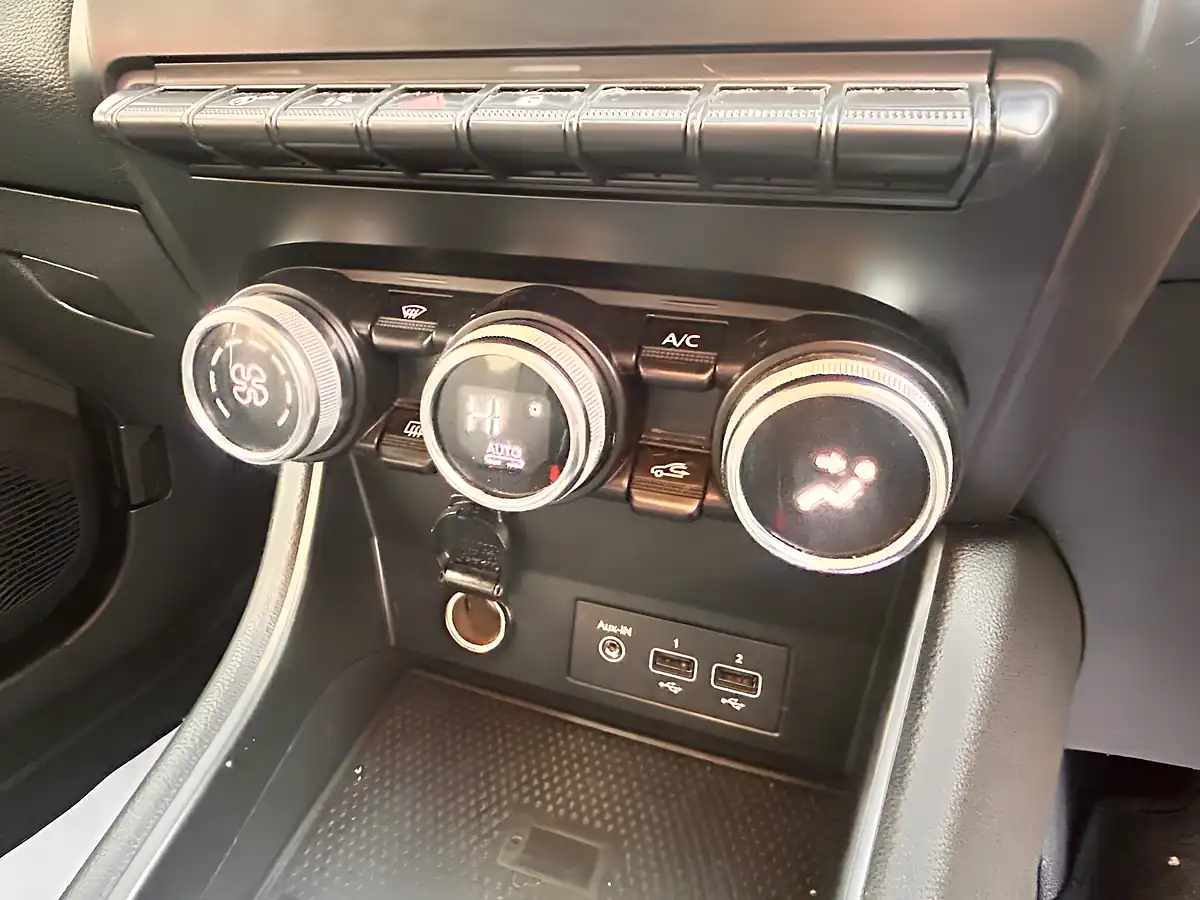 Used 2020 Renault Captur S Edition Red - Interior and Exterior details 16