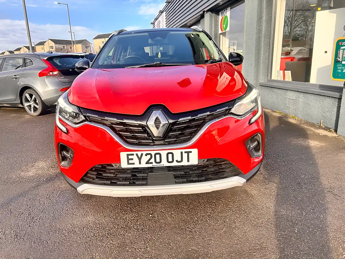 Used 2020 Renault Captur S Edition Red - Interior and Exterior details 2