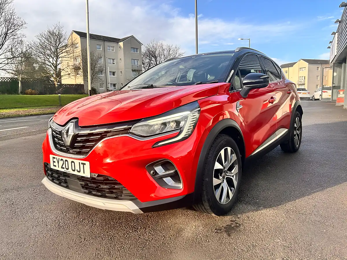 Used 2020 Renault Captur S Edition Red - Interior and Exterior details 3