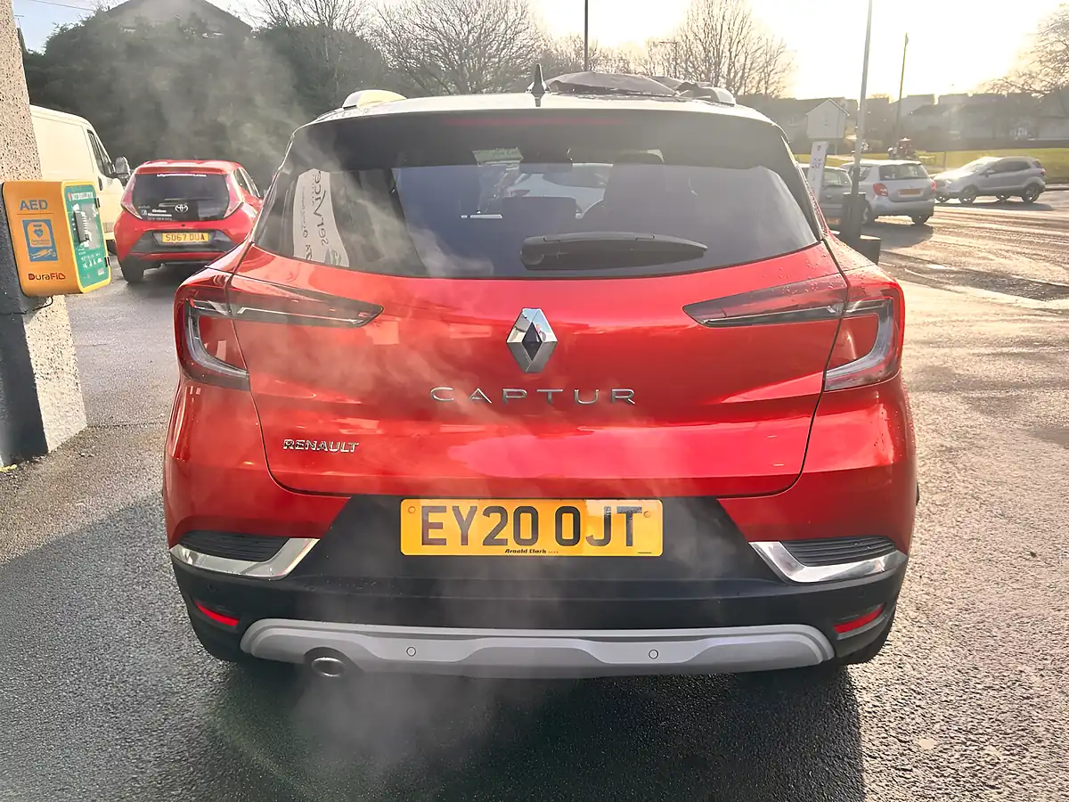 Used 2020 Renault Captur S Edition Red - Interior and Exterior details 6