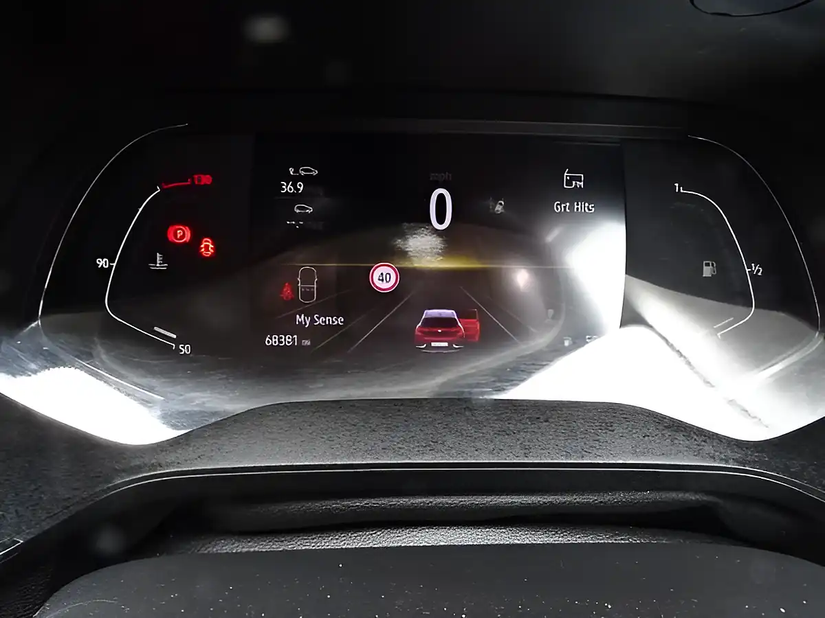 Used 2020 Renault Captur S Edition Red - Interior and Exterior details 15