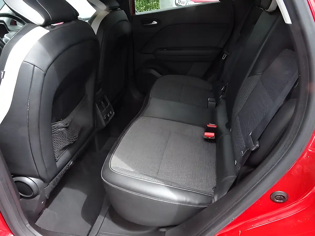 Used 2020 Renault Captur S Edition Red - Interior and Exterior details 18
