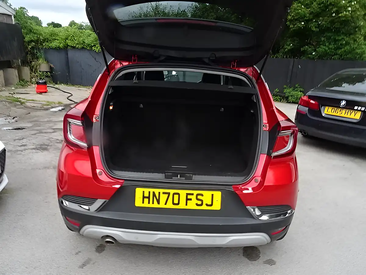 Used 2020 Renault Captur S Edition Red - Interior and Exterior details 5