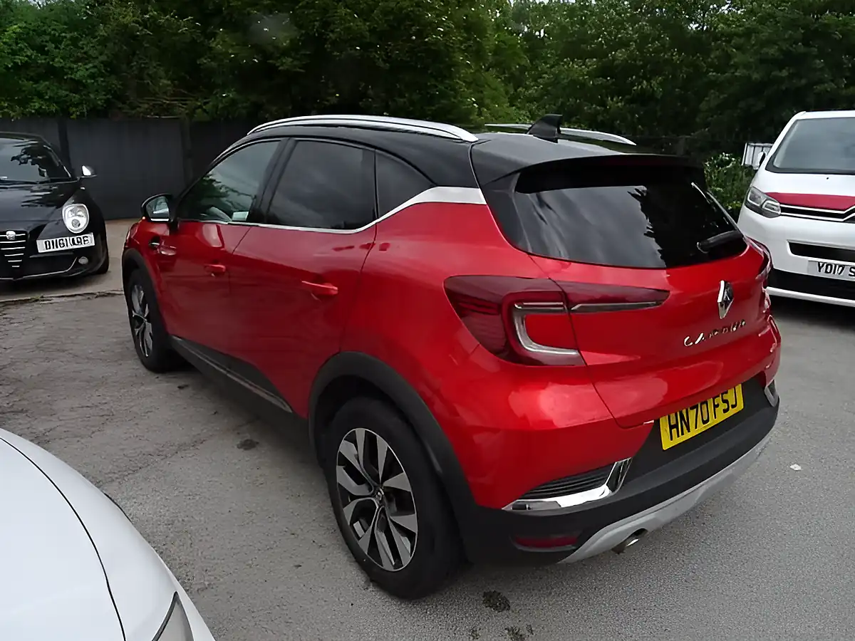 Used 2020 Renault Captur S Edition Red - Interior and Exterior details 6