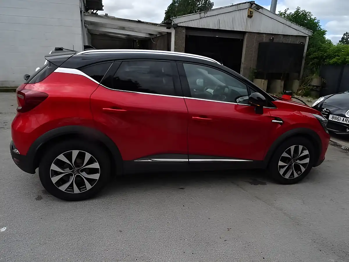 Used 2020 Renault Captur S Edition Red - Interior and Exterior details 9