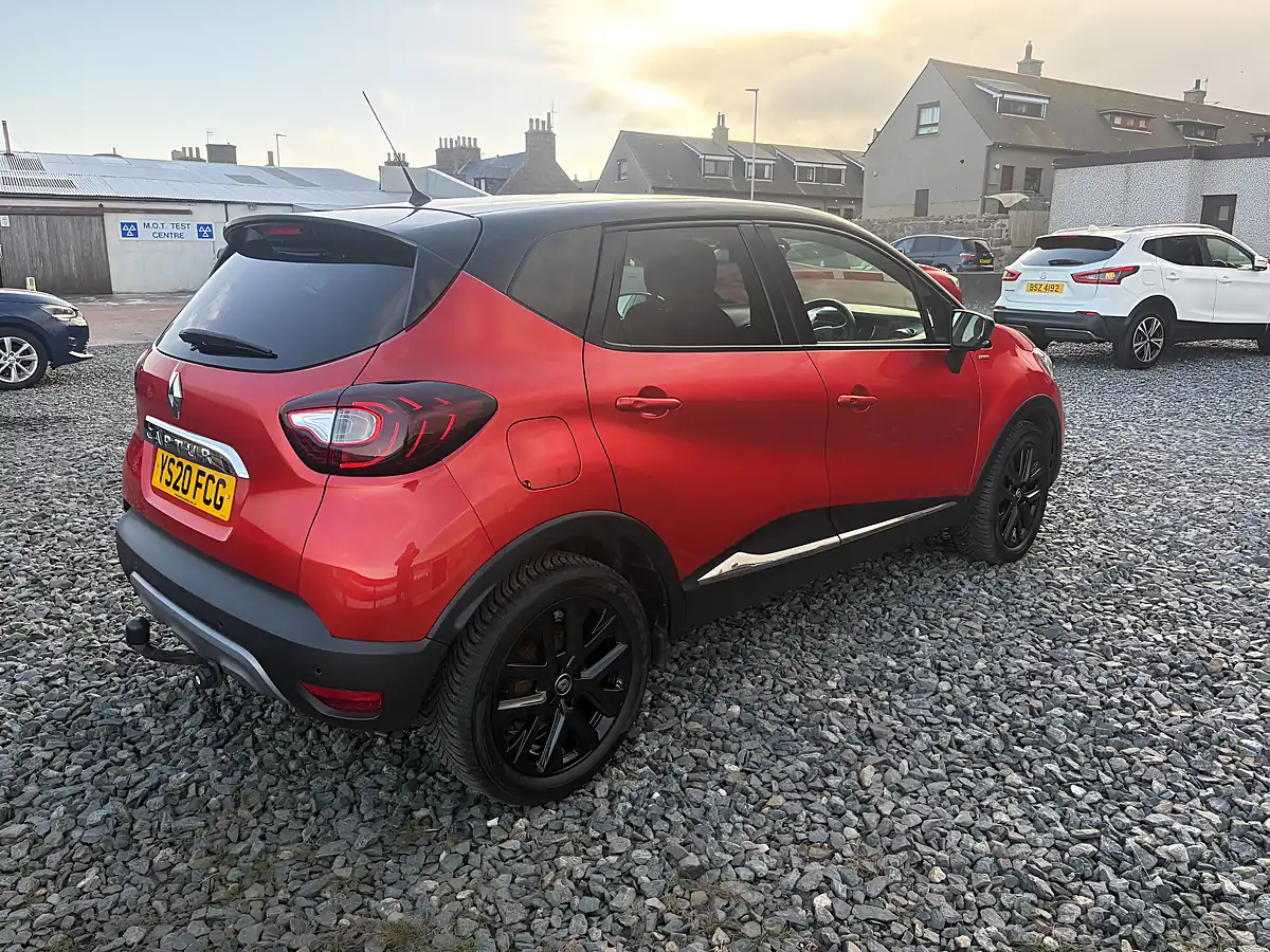 Used 2020 Renault Captur S Edition Red - Interior and Exterior details 5