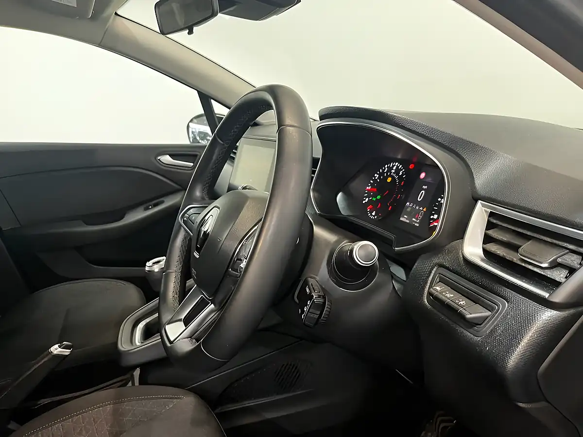 Used 2020 Renault Clio Iconic Black - Interior and Exterior details 16