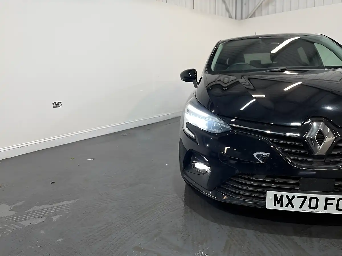 Used 2020 Renault Clio Iconic Black - Interior and Exterior details 7