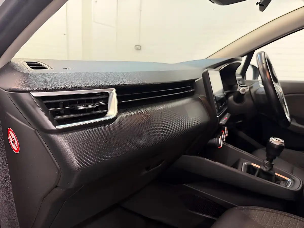 Used 2020 Renault Clio Iconic Blue Glacier White - Interior and Exterior details 16