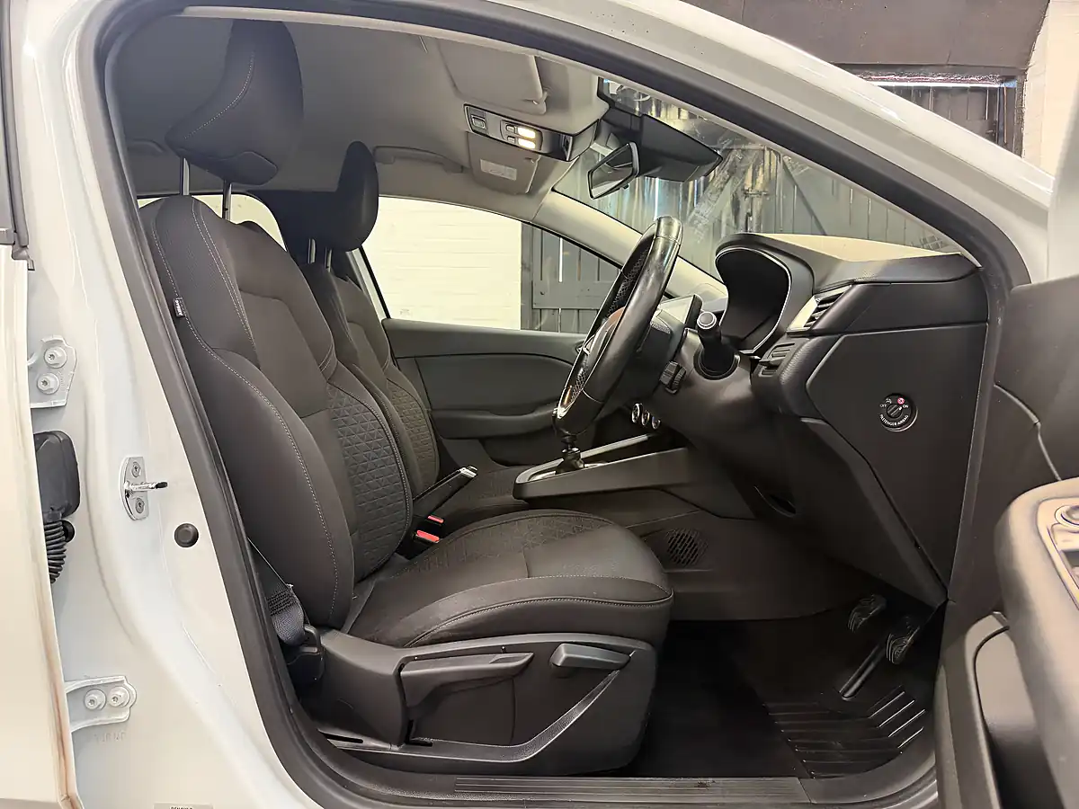Used 2020 Renault Clio Iconic Blue Glacier White - Interior and Exterior details 2