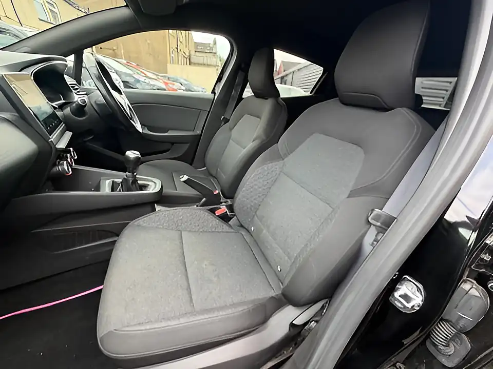 Used 2020 Renault Clio Iconic Bose Diamond Black - Interior and Exterior details 16