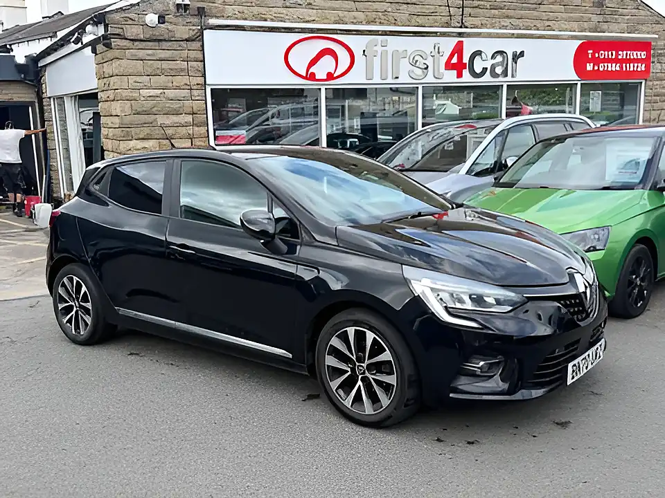 Used 2020 Renault Clio Iconic Bose Diamond Black - Interior and Exterior details 3