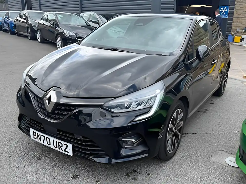 Used 2020 Renault Clio Iconic Bose Diamond Black - Interior and Exterior details 5