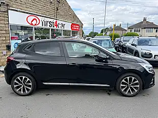 Used 2020 Renault Clio Iconic Bose Diamond Black - Interior and Exterior details 8