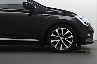 Used 2020 Renault Clio Iconic Diamond Black - Interior and Exterior details 13