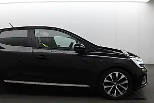 Used 2020 Renault Clio Iconic Diamond Black - Interior and Exterior details 14