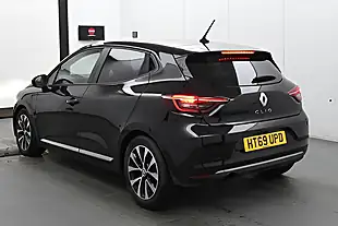Used 2020 Renault Clio Iconic Diamond Black - Interior and Exterior details 4