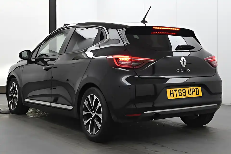 Used 2020 Renault Clio Iconic Diamond Black - Interior and Exterior details 9