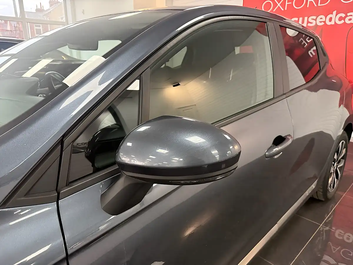 Used 2020 Renault Clio Iconic Grey - Interior and Exterior details 15