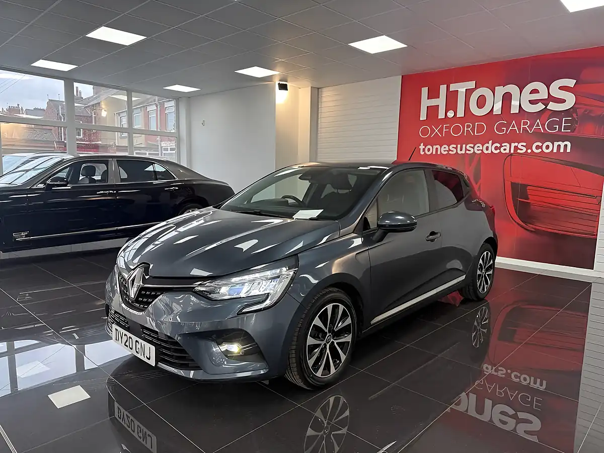 Used 2020 Renault Clio Iconic Grey - Interior and Exterior details 17