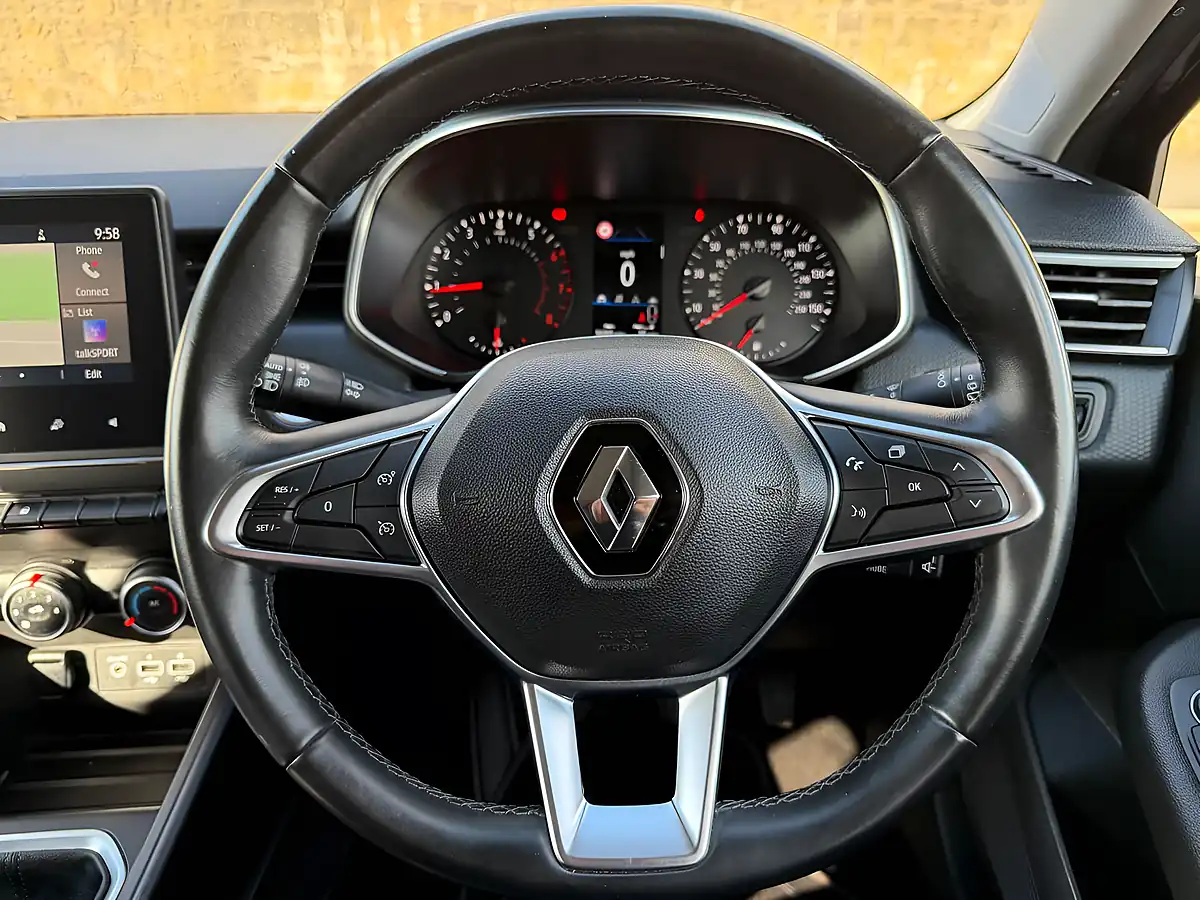 Used 2020 Renault Clio Iconic Grey - Interior and Exterior details 4