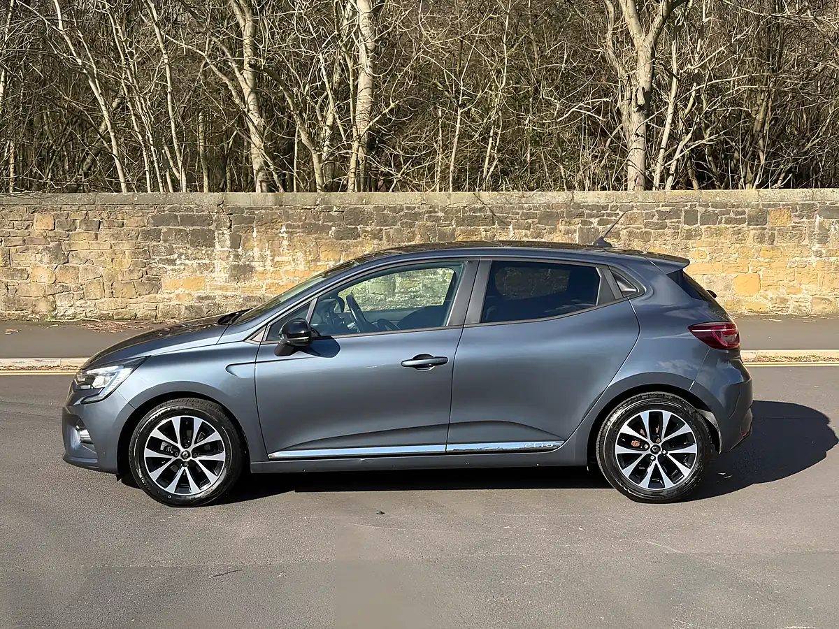 Used 2020 Renault Clio Iconic Grey - Interior and Exterior details 9