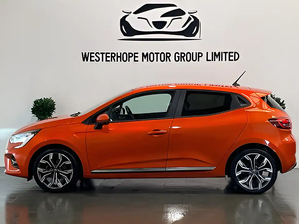 Used 2020 Renault Clio Iconic Orange - Interior and Exterior details 10