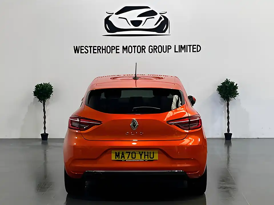 Used 2020 Renault Clio Iconic Orange - Interior and Exterior details 16