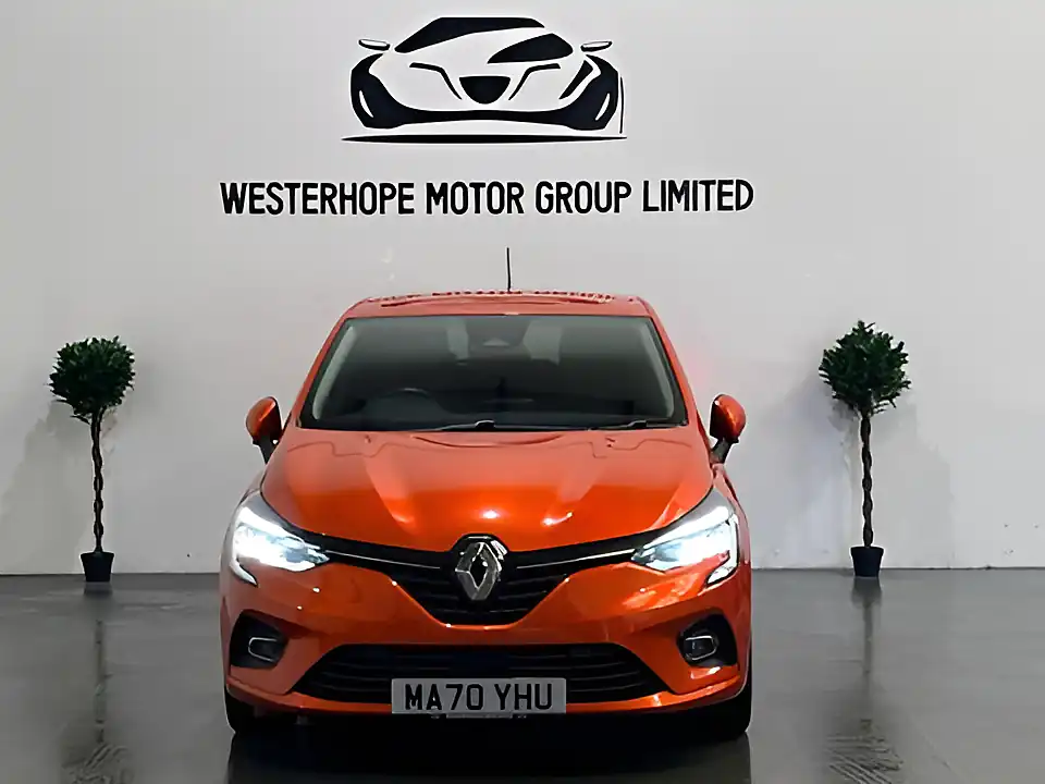 Used 2020 Renault Clio Iconic Orange - Interior and Exterior details 7