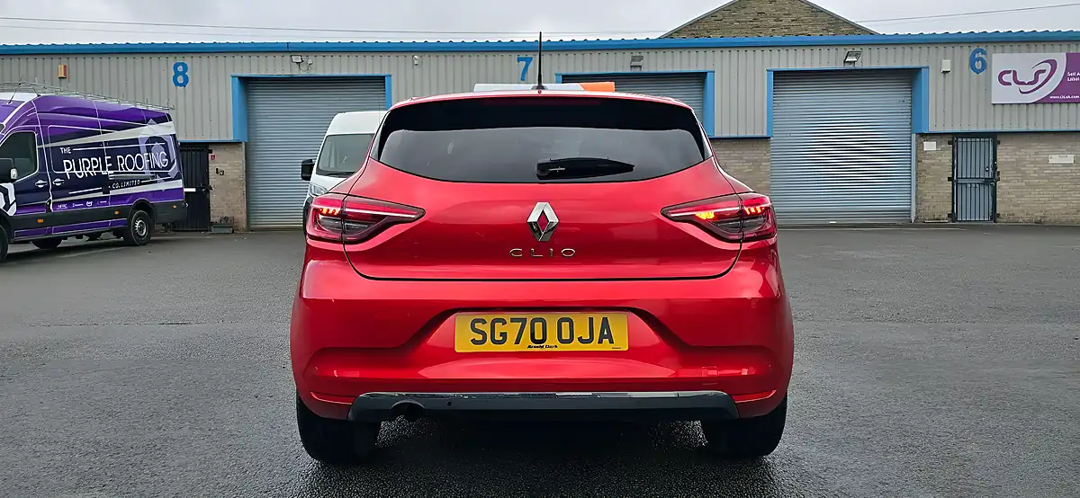 Used 2020 Renault Clio Iconic Red - Interior and Exterior details 13