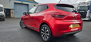 Used 2020 Renault Clio Iconic Red - Interior and Exterior details 4