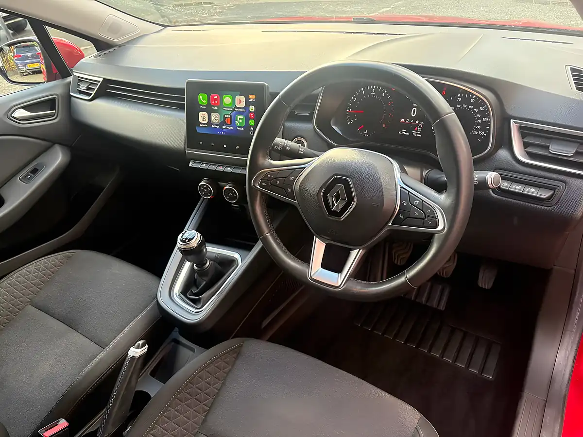 Used 2020 Renault Clio Iconic Red - Interior and Exterior details 10