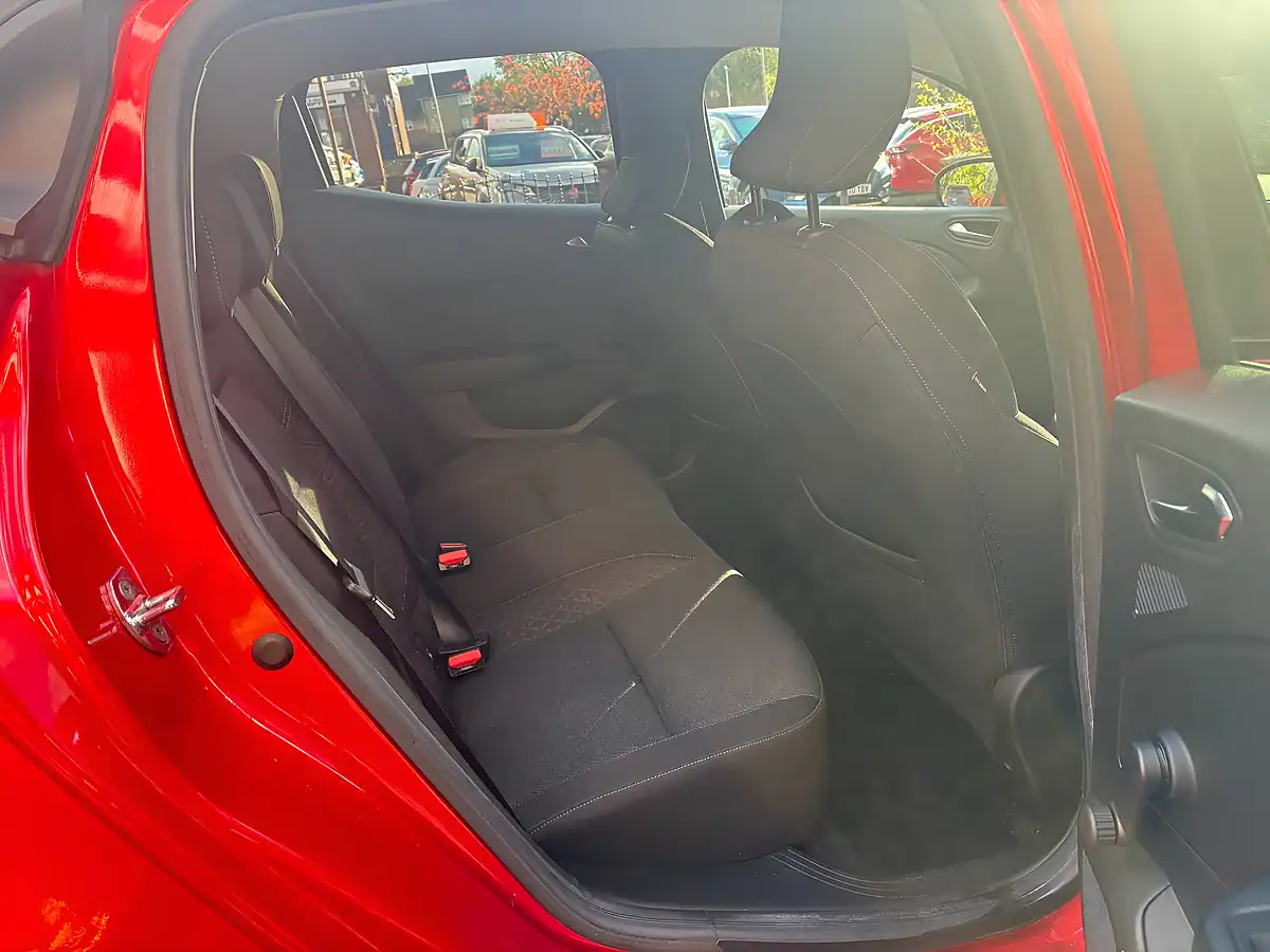 Used 2020 Renault Clio Iconic Red - Interior and Exterior details 11