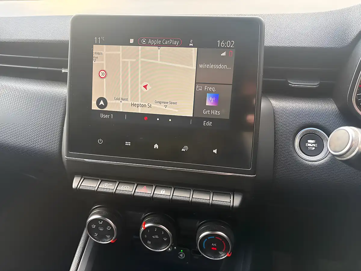 Used 2020 Renault Clio Iconic Red - Interior and Exterior details 15