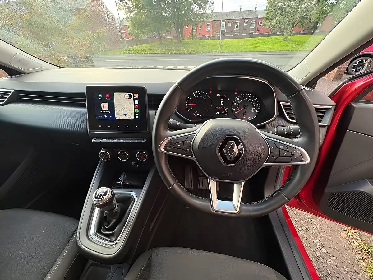 Used 2020 Renault Clio Iconic Red - Interior and Exterior details 17