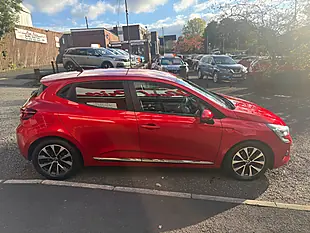 Used 2020 Renault Clio Iconic Red - Interior and Exterior details 2