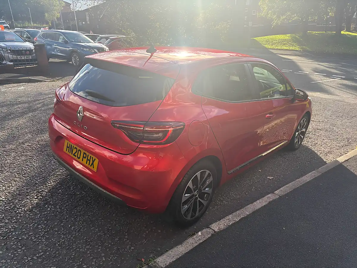 Used 2020 Renault Clio Iconic Red - Interior and Exterior details 3