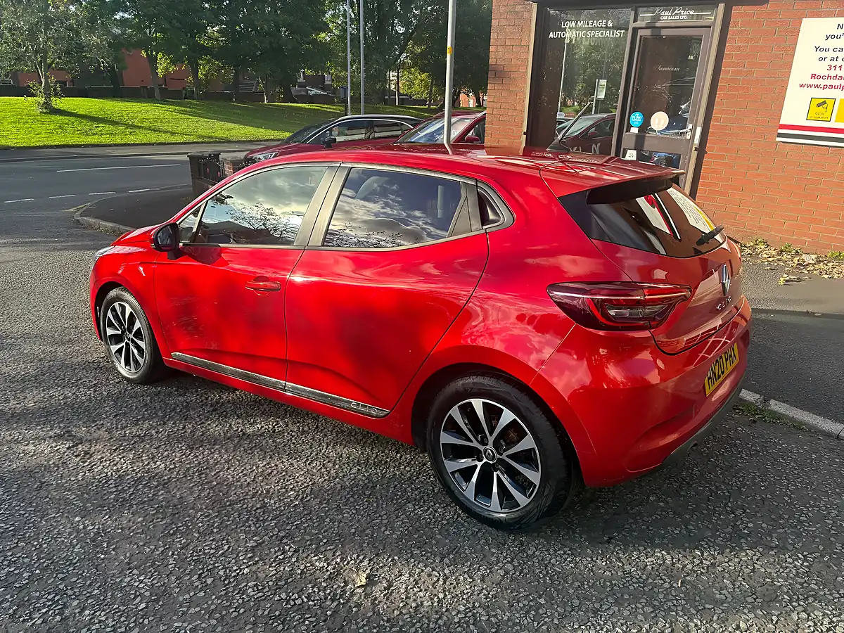Used 2020 Renault Clio Iconic Red - Interior and Exterior details 5