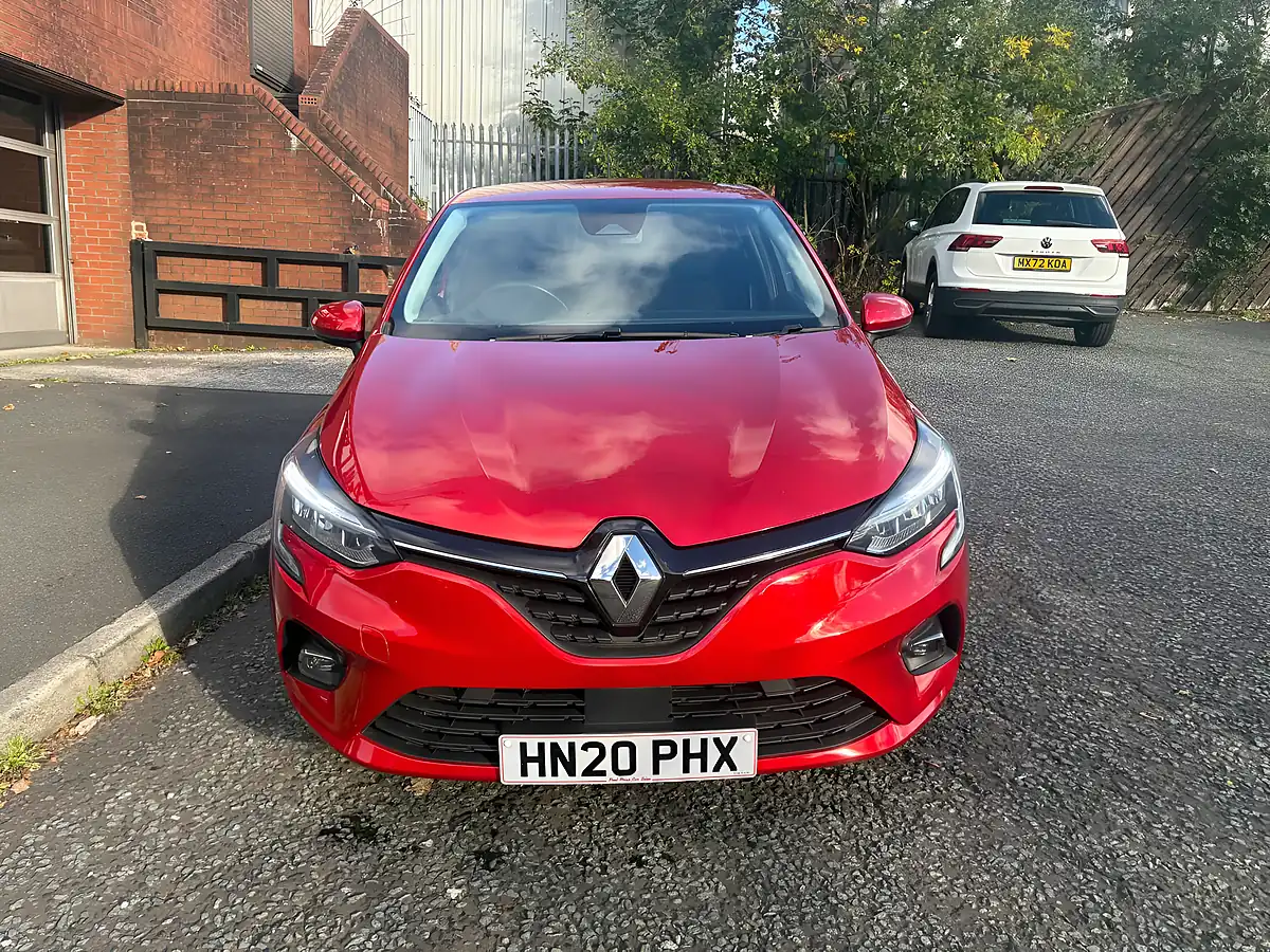 Used 2020 Renault Clio Iconic Red - Interior and Exterior details 8