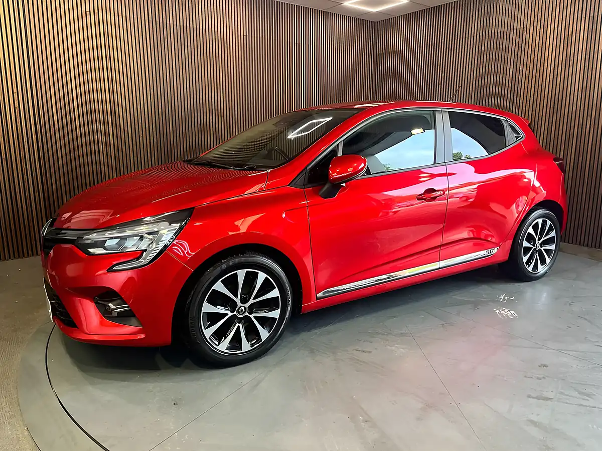 Used 2020 Renault Clio Iconic Red - Interior and Exterior details 12