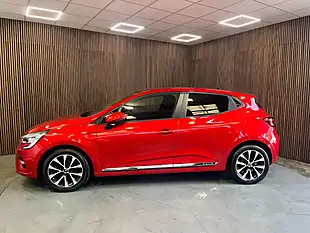 Used 2020 Renault Clio Iconic Red - Interior and Exterior details 14