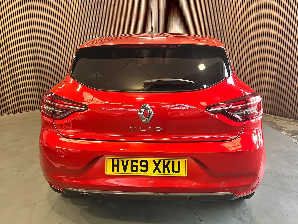 Used 2020 Renault Clio Iconic Red - Interior and Exterior details 17