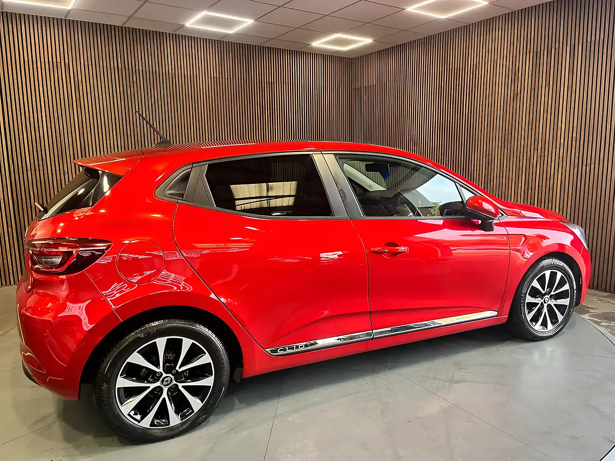 Used 2020 Renault Clio Iconic Red - Interior and Exterior details 18