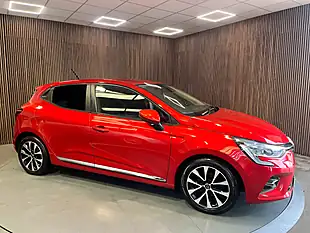 Used 2020 Renault Clio Iconic Red - Interior and Exterior details 2