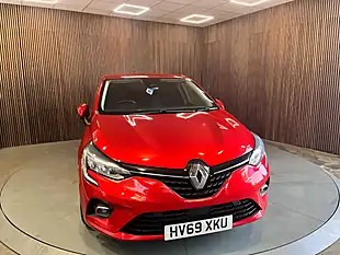 Used 2020 Renault Clio Iconic Red - Interior and Exterior details 3